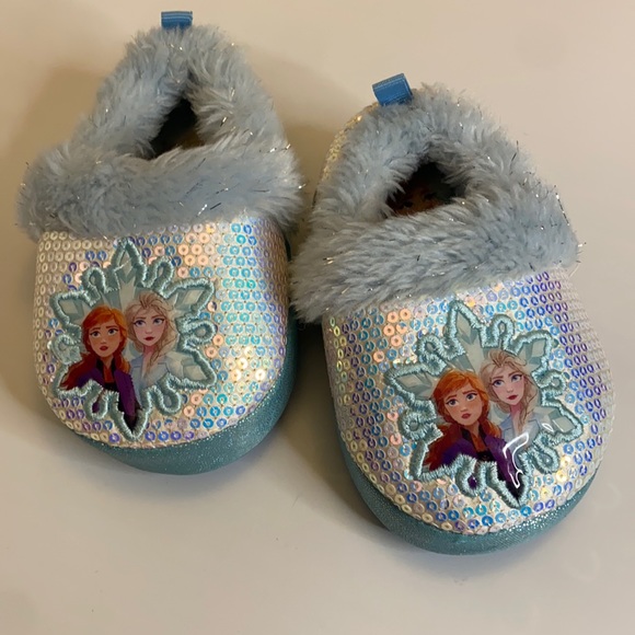 Girls Frozen Slippers - Picture 2 of 7
